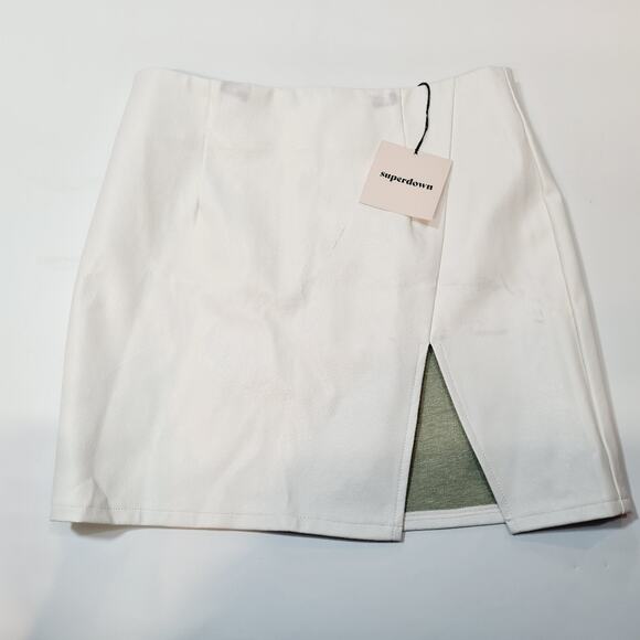 Superdown Trinity Faux Leather Skirt in White XS - Picture 2 of 12
